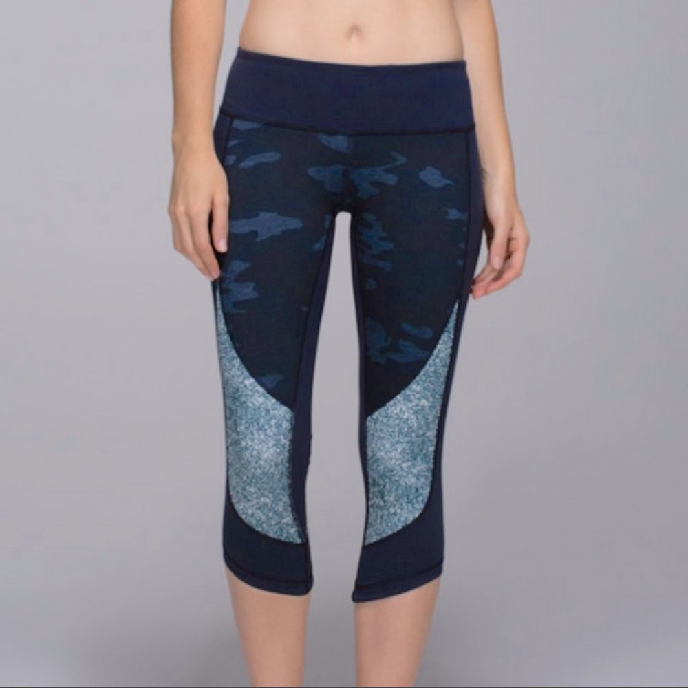 Lululemon Athletica Wunder Under Camo Crop Oil Slick Capris Crops Blue